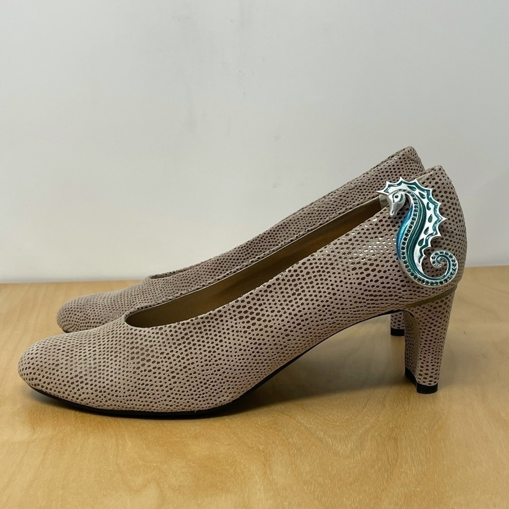 VANELI Dayle Leather Pumps w/Abstract Dotted Pattern Taupe Size 9.5